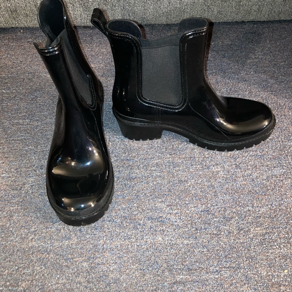 Women’s Black ankle rain boots ( size 12)